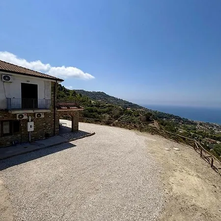 בית הארחה Casa Iris קסטלבאטה