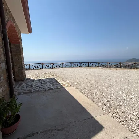 Casa Iris 3* קסטלבאטה