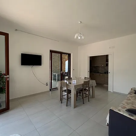 Casa Iris קסטלבאטה