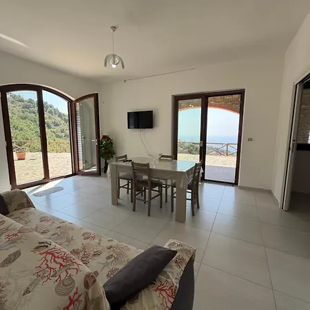 Casa Iris 3*