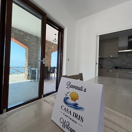 בית הארחה Casa Iris קסטלבאטה