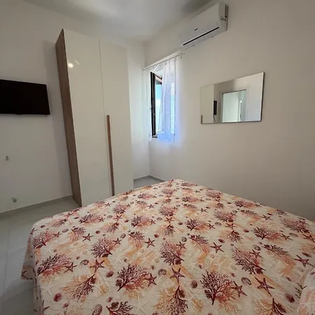 בית הארחה Casa Iris קסטלבאטה