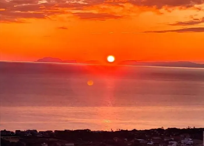 Casa Iris ゲストハウス カステッラバーテ